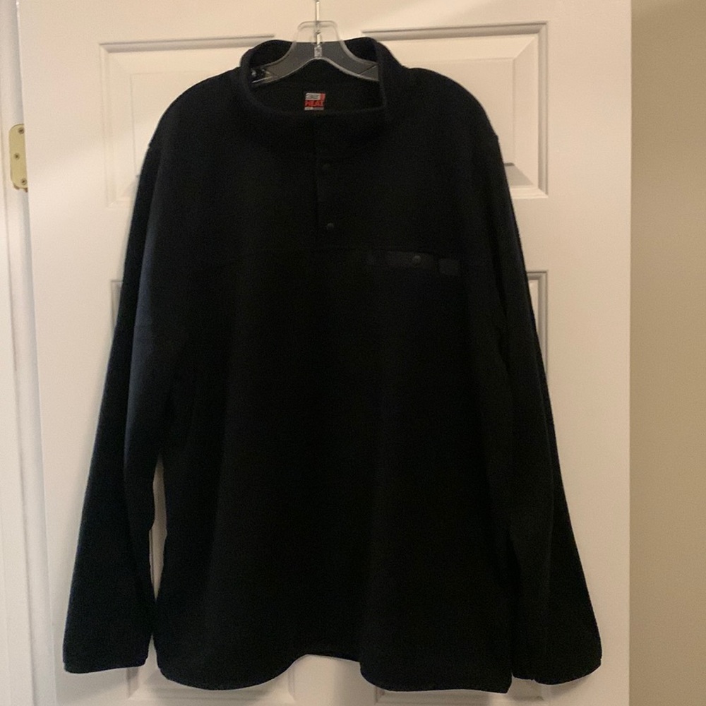 Mens 32 Degree Heat fleece sweater.